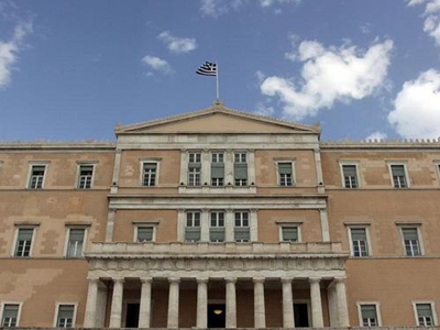 Kατέβασε αγίους η Βουλή